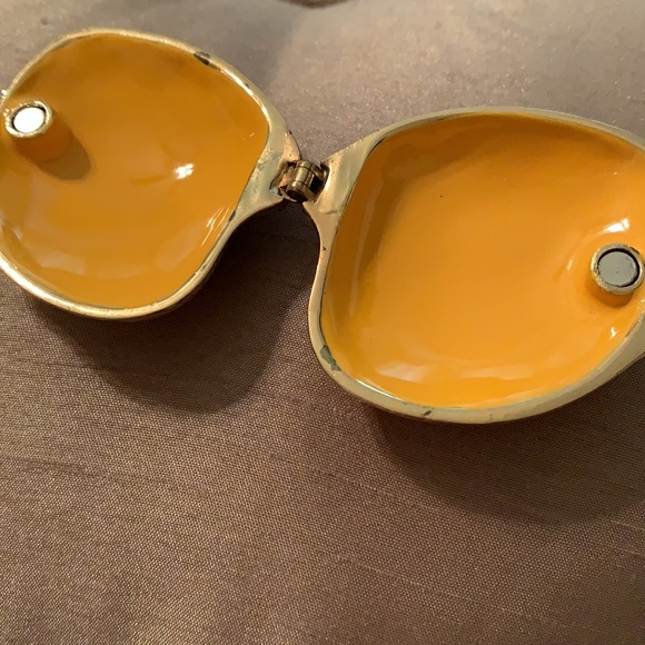 Shell Trinket Box - Picture 2 of 5